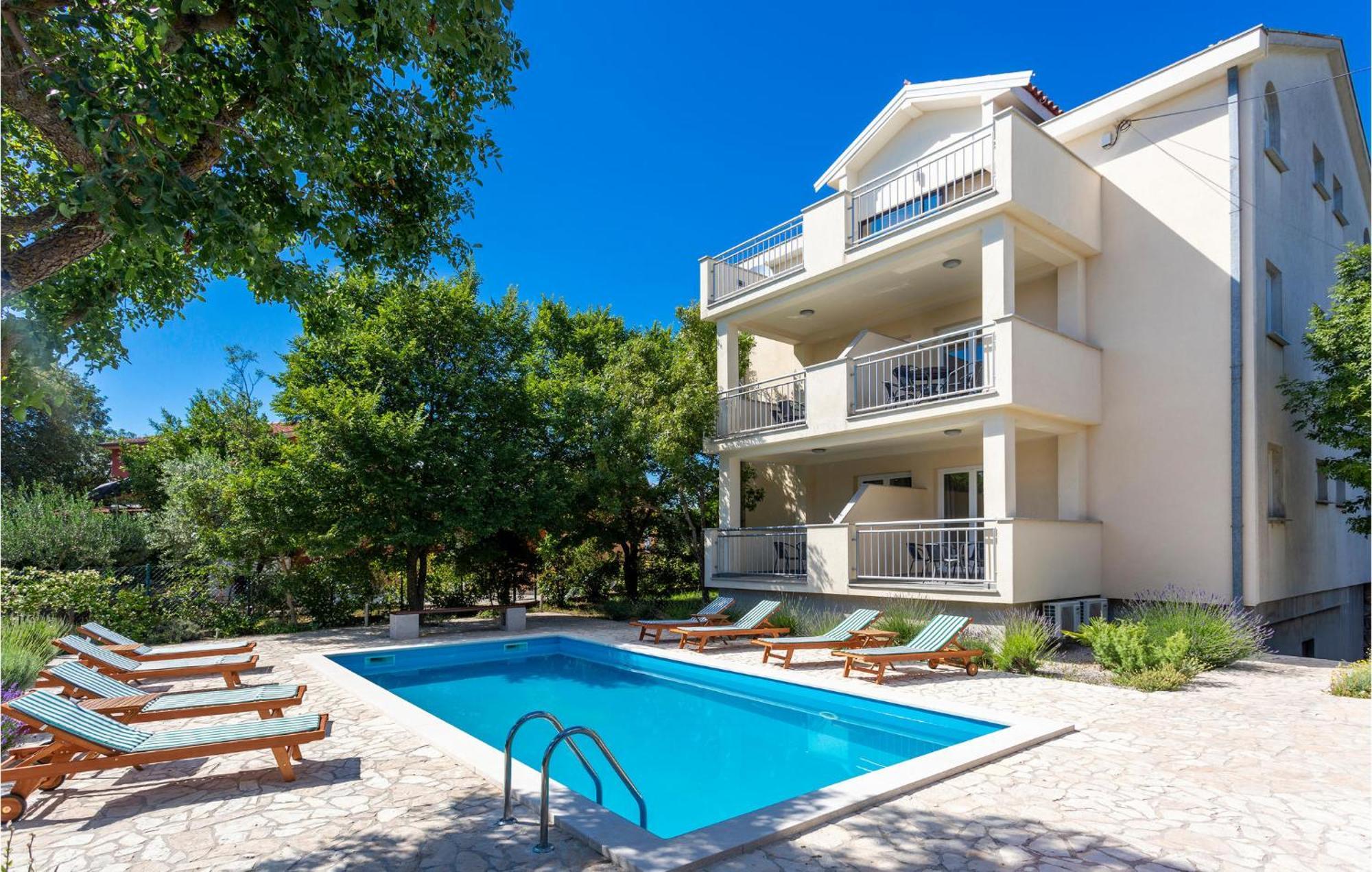2 Bedroom Beautiful Apartment In Pinezici Exteriér fotografie